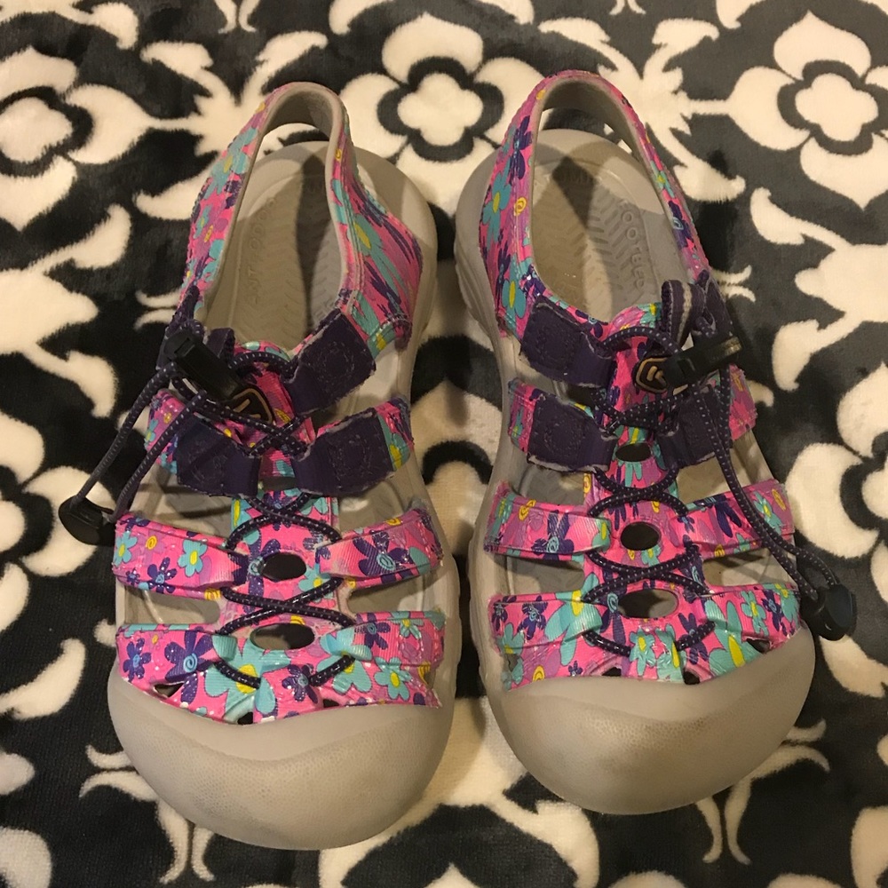 Keen Girls water shoes
